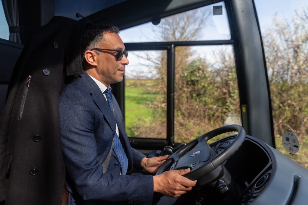 FAQ location autocar avec chauffeur | Questions fréquentes Menguy Burban